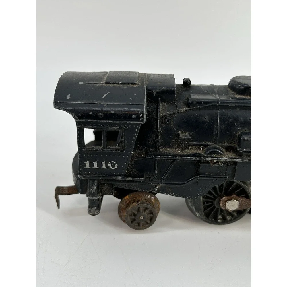 Vintage 1949-52 Lionel #1110 0-27 Gauge Metal 2-4-2 Steam Locomotive